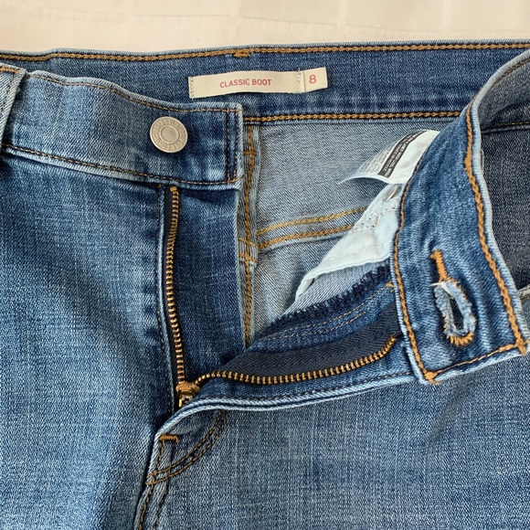 Levi’s Classic Bootcut Denim Jeans - Size 8 - Picture 8 of 8